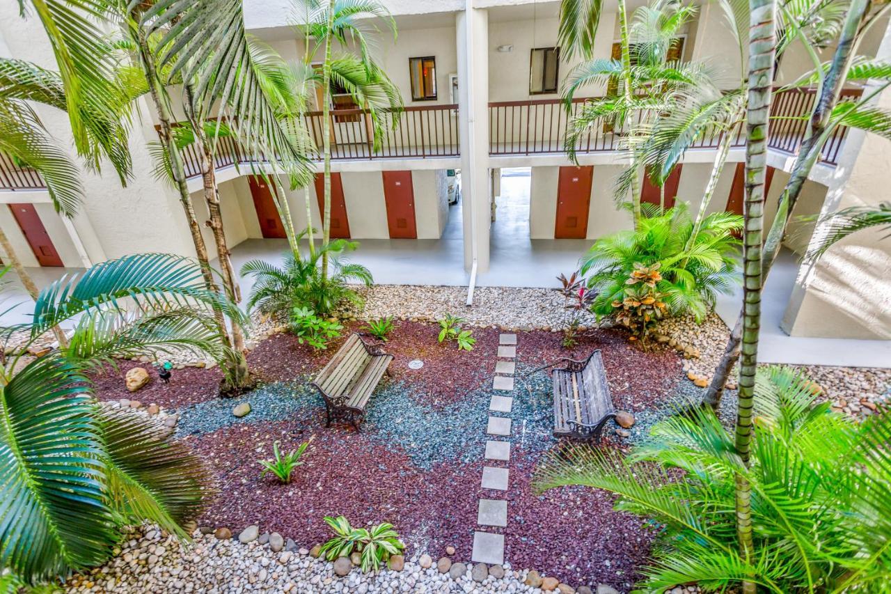 Ocean Breeze & Santa Maria Condos Fort Myers Beach Exterior foto